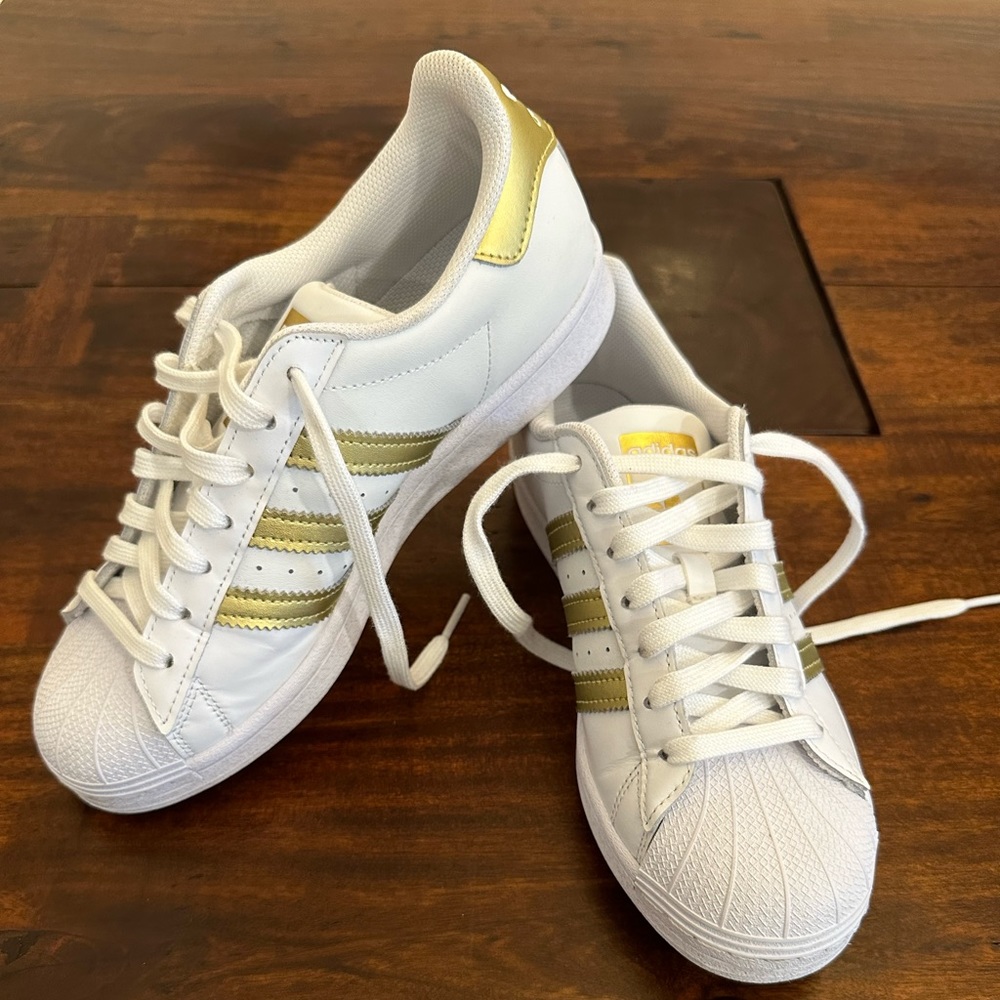 Adidas Superstar Women’s Shoes Size 8 1/2